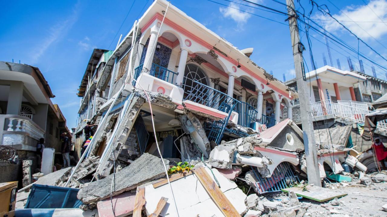 El terremoto del año 2010 destruyó muchas casas en valparaíso.